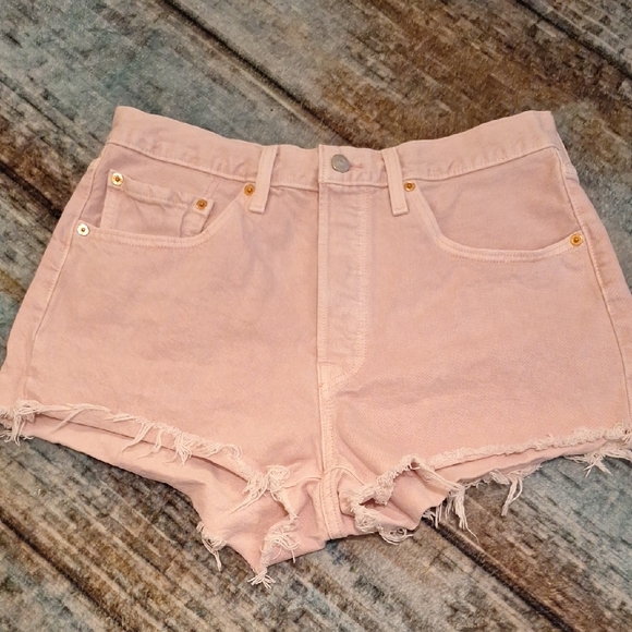 Levi's Blush Pink Frayed Jean Shorts. Excellent Condition Size 8 - Picture 1 of 10
